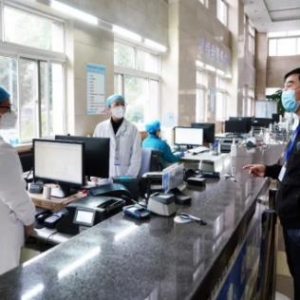 河南省洛阳正骨医院|鼓励再坚守，慰问暖人心